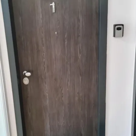 Appartamento Jafar 1 - Modern 1Br Apartment With Balcony